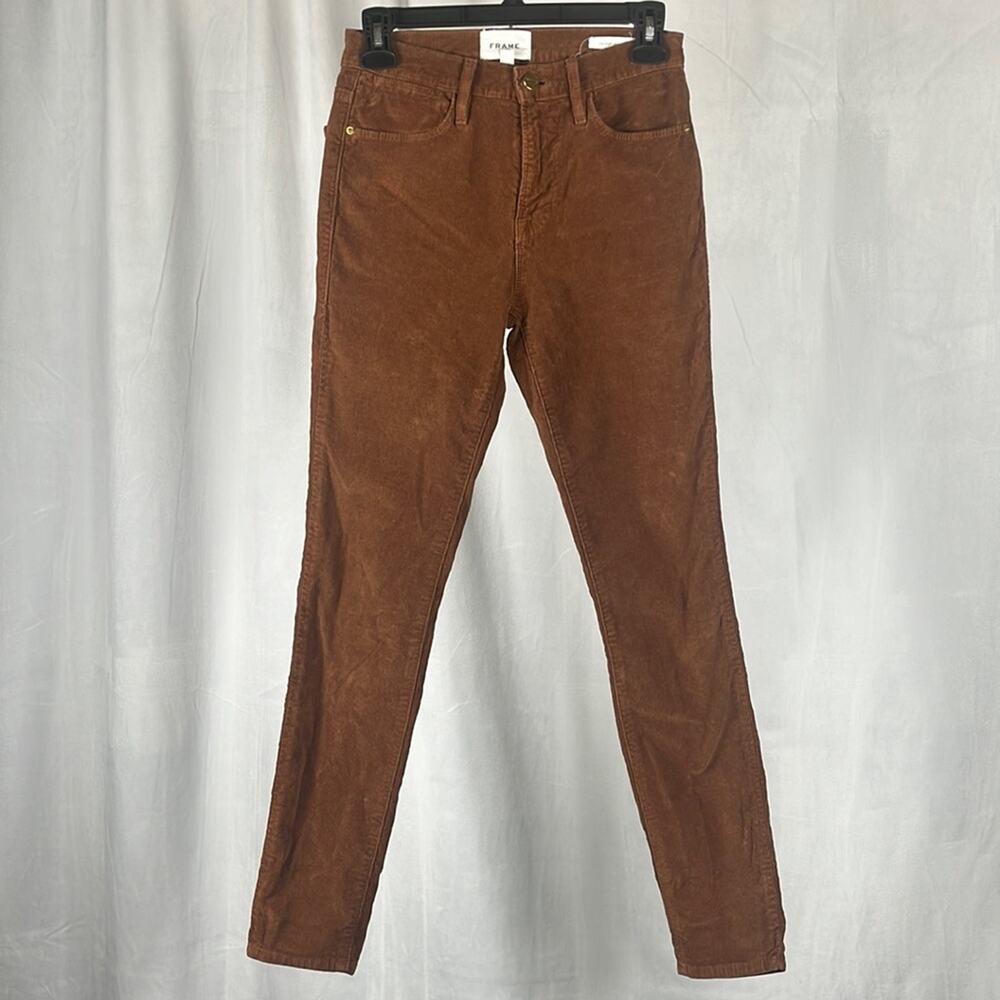 FRAME Revolve Le High Skinny Velvet Skinny Pants in Brown. - Picture 2 of 10